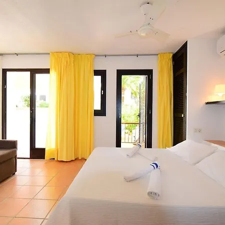 Club Cala Azul Hotel