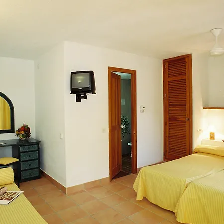 Club Cala Azul Hotel 3*